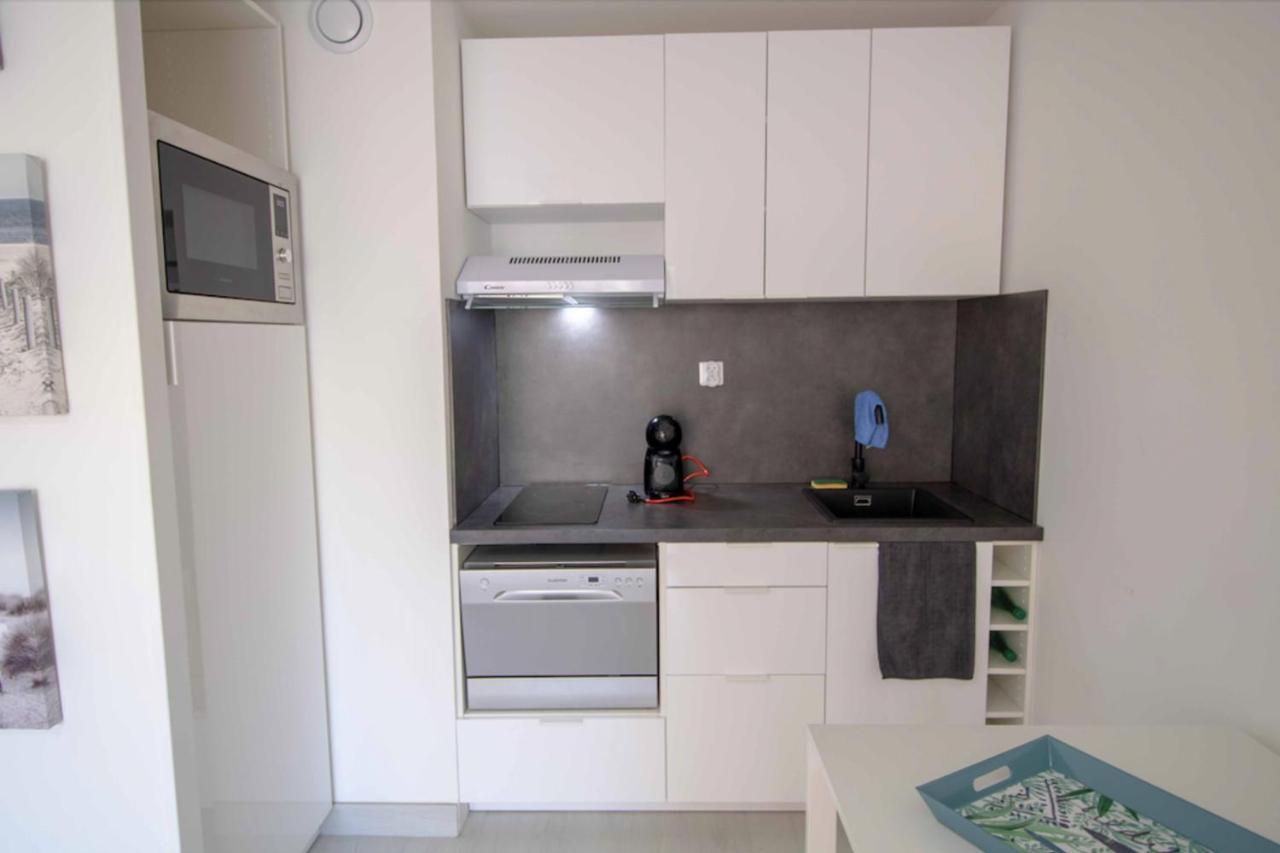 Bright Apt Of 32 M Renovated Near Town Frejus Ngoại thất bức ảnh